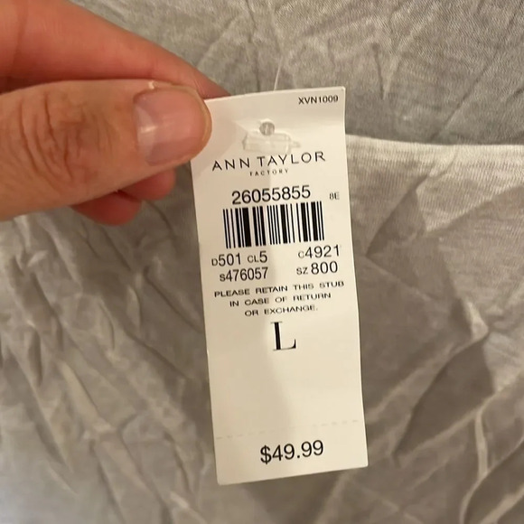NWT Ann Taylor Factory light grey woman’s long sleeve shirt - Picture 4 of 8